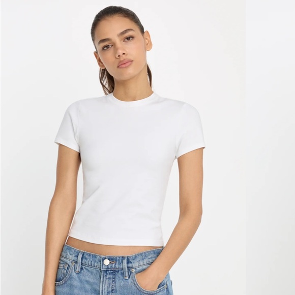 NWT Good American Super Stretch Baby Tee - Picture 2 of 9